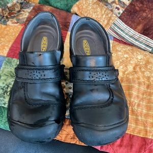 Keen size 38 slip on shoes